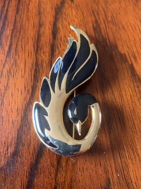 Vintage Black/Goldtone Swan Brooch